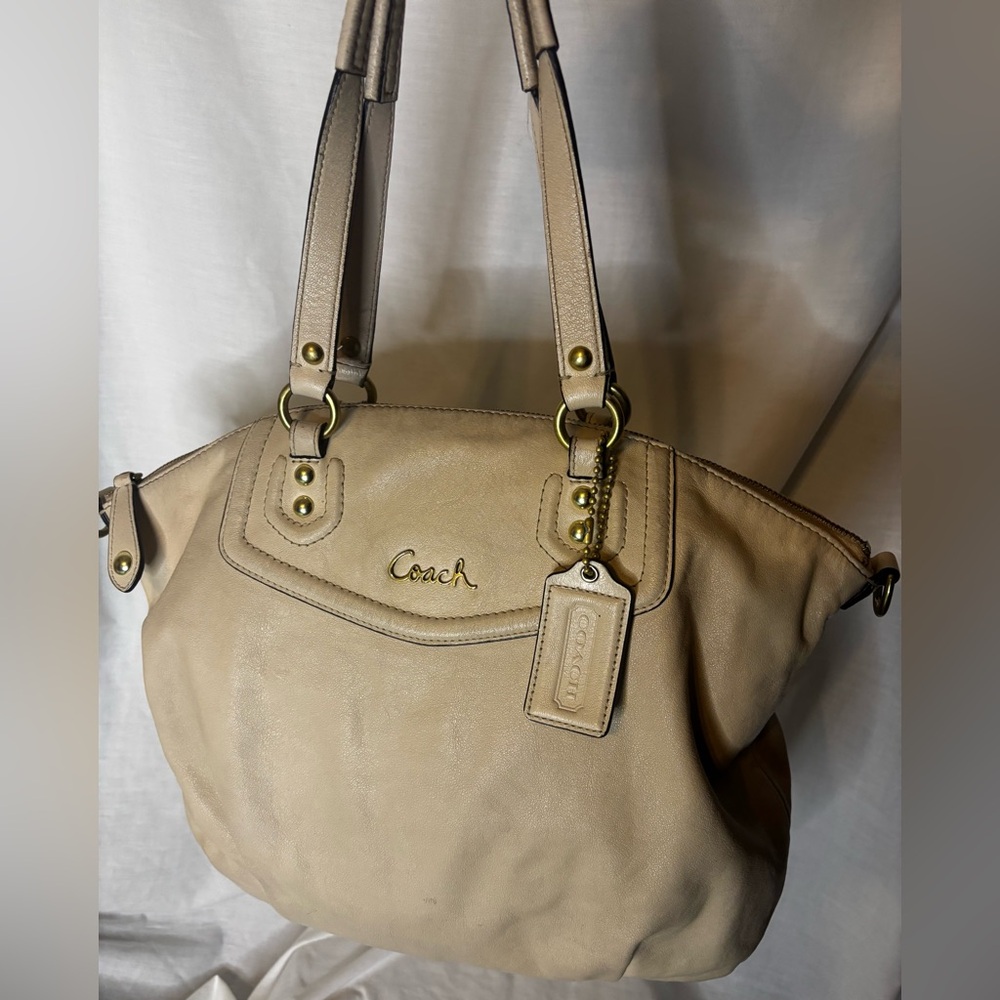 2013 Coach Madison All Leather Cream Color Satchel- Pre Loved Authentic- GUC 💜